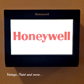 Vintage, Paint and more... Honeywell Smart Thermostat