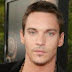 Jonathan Rhys Meyers está irreconhecível... problemas com o álcool