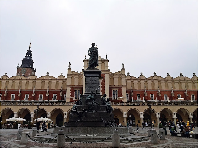 Pomnik Adama Mickiewicza Kraków Rynek