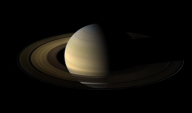¿Saturno mató a una de sus propias lunas?