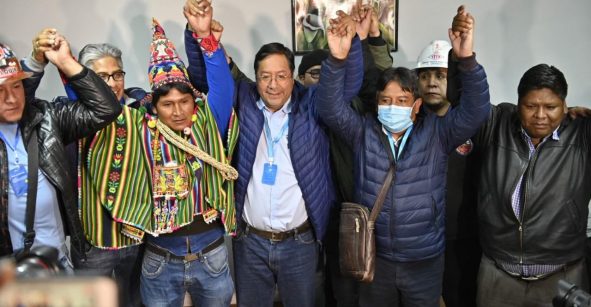 Vuelve la democracia a #Bolivia. Luis Arce, del MAS gana y la autoproclamada Jeanine Áñez deja mensaje