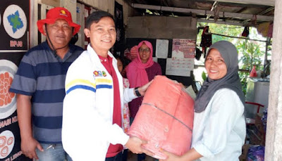 Tim Prabowo-Sandi Serahkan Bantuan Secara Langsung Untuk Korban Gempa Sulteng