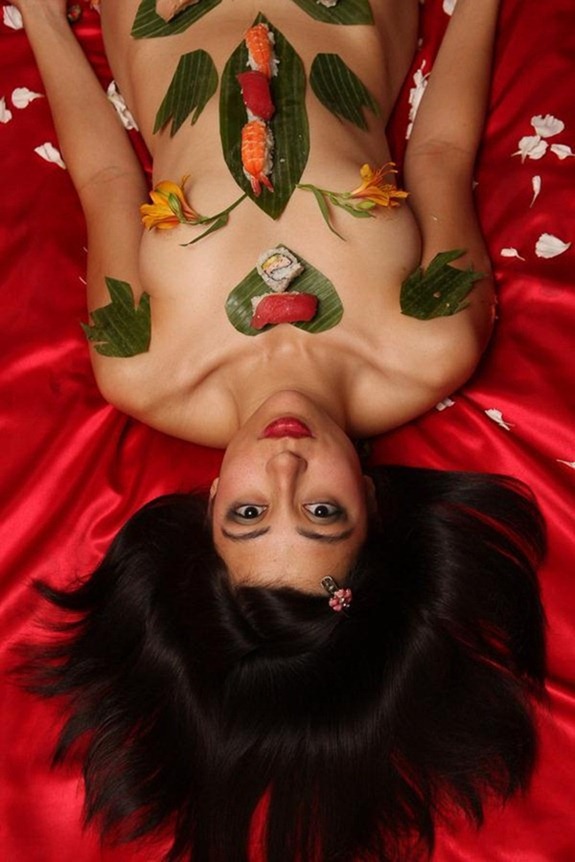 naked-body-sushi (6)