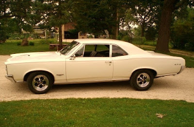 1966 Pontiac GTO Hardtop Coupe Side Right