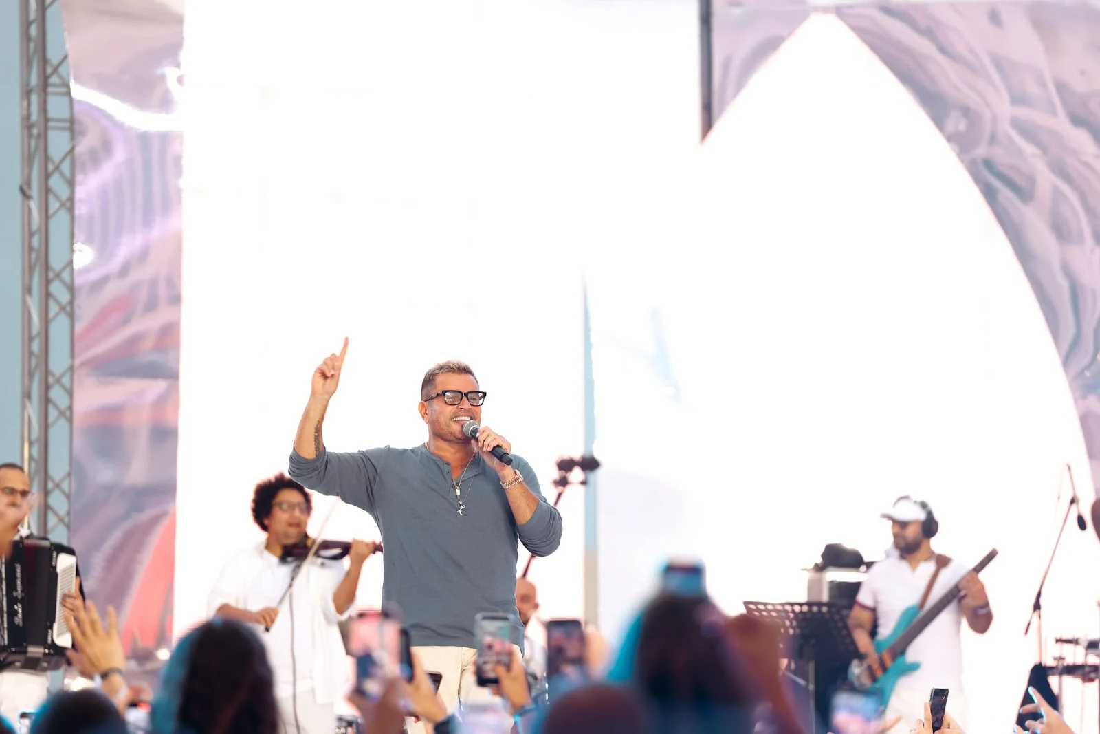 Amr Diab lit up the stage last night at Xanadu Makadi Bay #AmrDiab lit up the stage last night at Xanadu Makadi Bay🔥! Check out these snippets from the show and relive the magic.  Photography: Mahmoud Loutfy