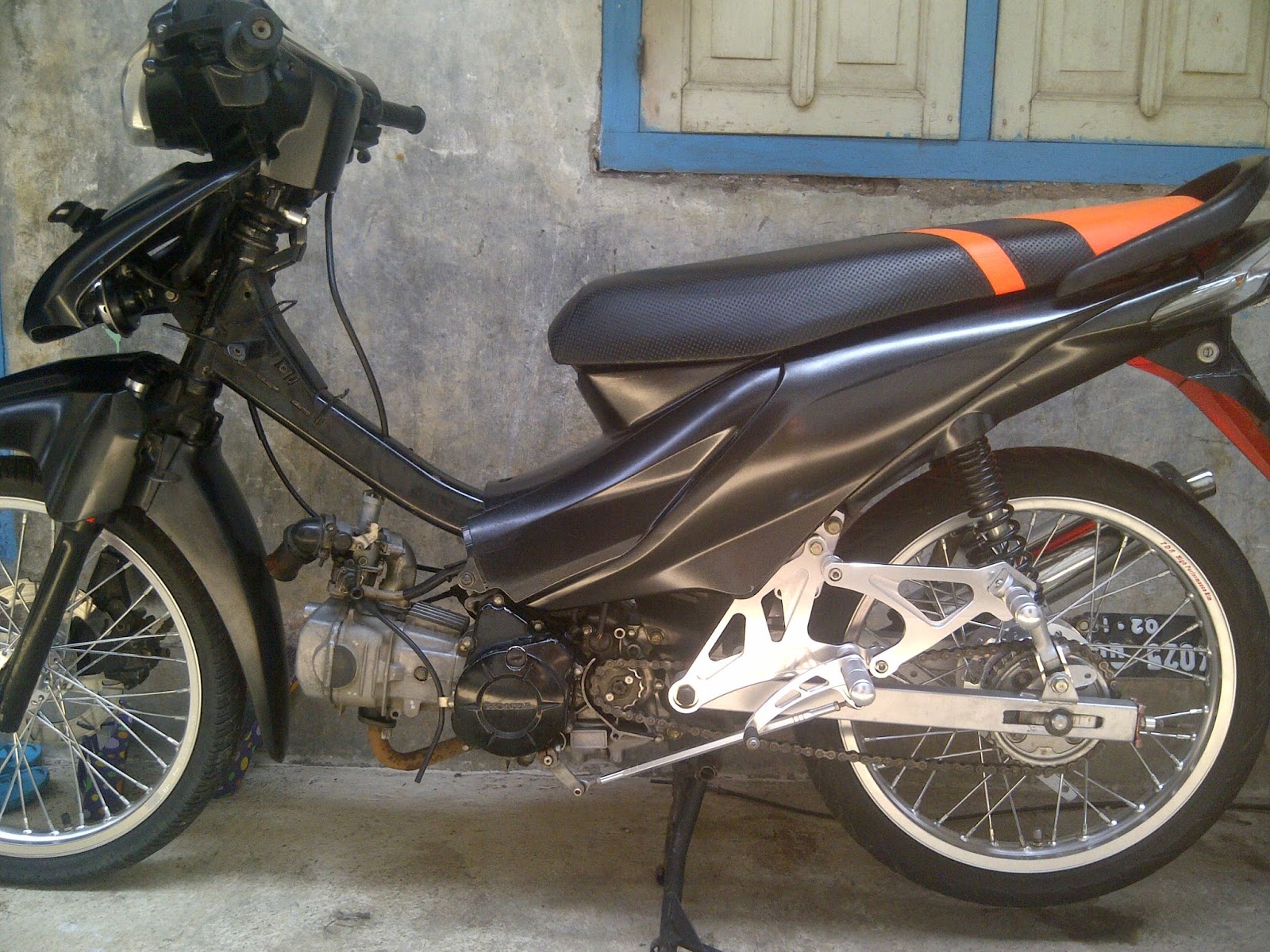 MM LGD OTOMOTIF MODIFIKASI MOTOR