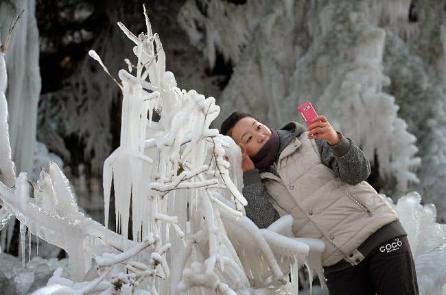 Along with an untold number of selfies. - This Building Turned Into A Frozen Work Of Art After A Water Pipe Burst