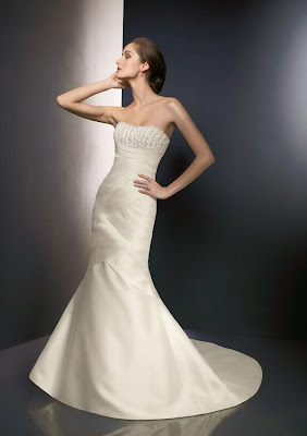 strapless wedding dress