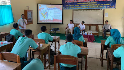 Sosialisasi Bahaya Narkoba di SMAN 2 Tumijajar Lampung