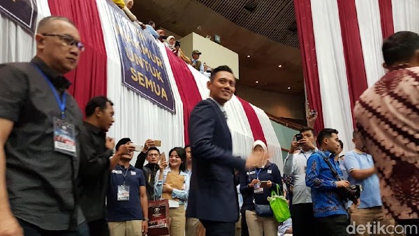 Jarang Tampil Bareng Prabowo-Sandi, Jawaban AHY Masuk Akal?
