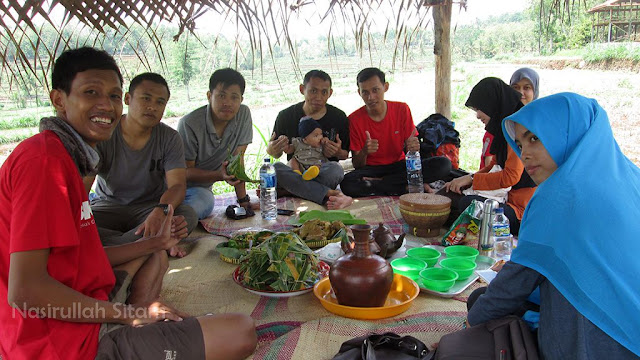 Mari kita makan Ingkung Ayam