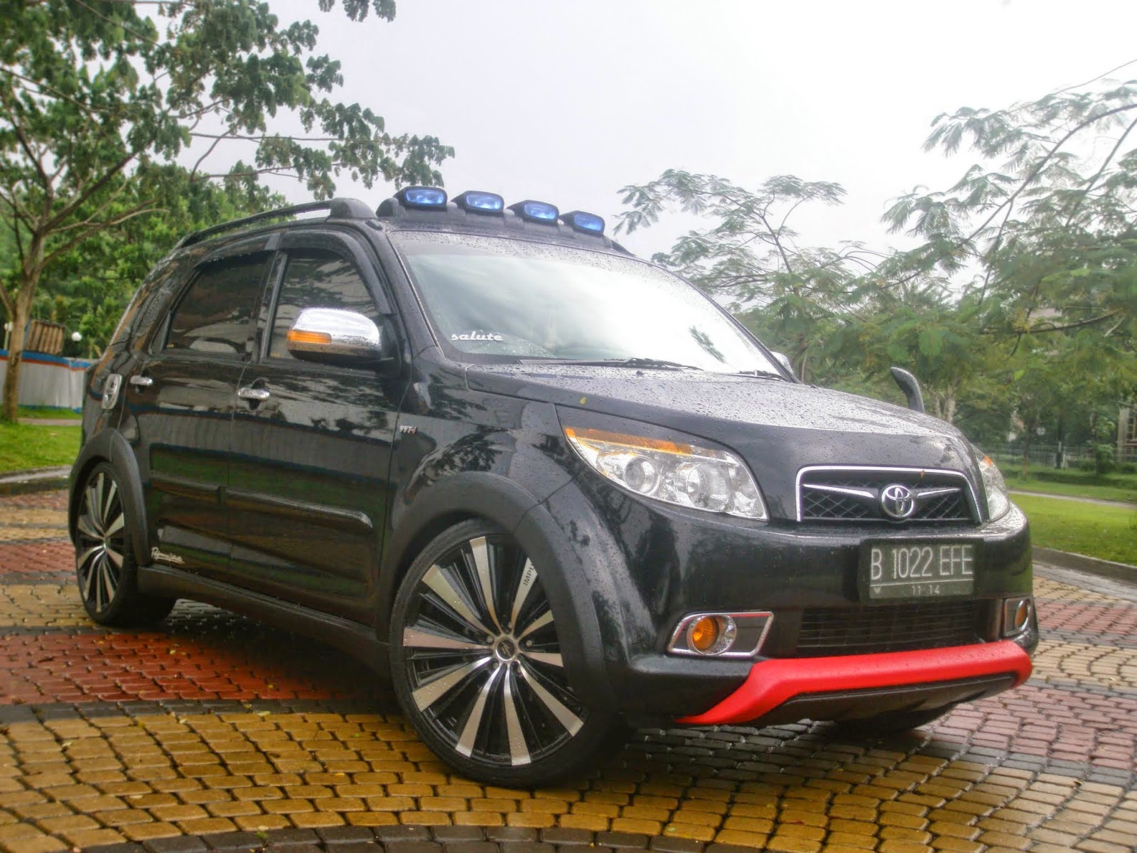 Koleksi Modif  Mobil Avanza  Warna Hitam Ragam Modifikasi 