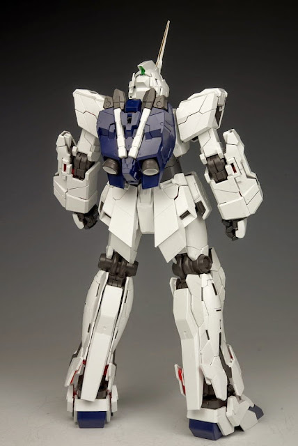 Unicorn Gundam dengan Led unit