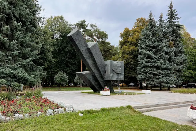 проспект Маршала Жукова, бульвар Генерала Карбышева, памятник генералу Дмитрию Карбышеву