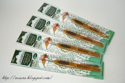 Clover crochet hooks