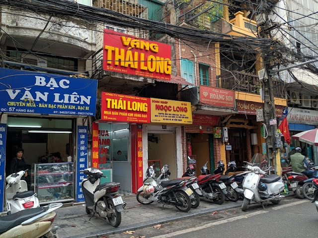 Famous Shopping Streets in Hanoi Old Quarter 6