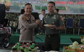 Meriahnya HUT TNI ke 77 di Kebumen, Kapolres Beri Kejutan Kue Ulang Tahun dan Hadiah Sepeda Gunung untuk Ikut Diundi