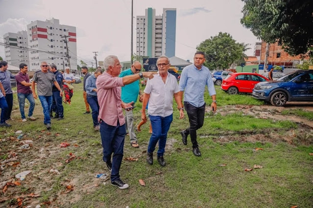 Cícero Lucena autoriza construção de praça no Bancários e anuncia outras três em Mumbaba, Ipês e Alto do Mateus