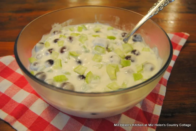 Retro Grape and Celery Salad With Sour Cream Dressing