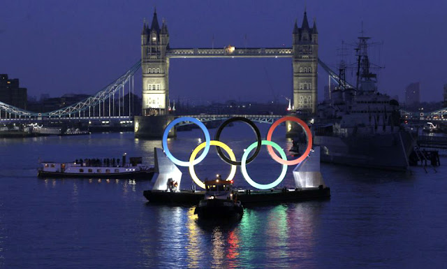 olympic rings on london river