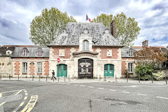 Paris : Hôpital Saint Louis, plus ancien hôpital de la Capitale édifié à l'initiative du roi Henri IV entre 1607 et 1612 - Xème