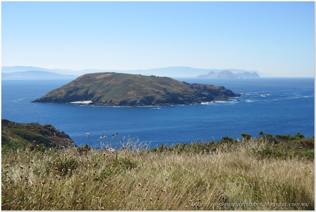 Isla de Onza, detras Islas Cies