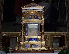 Altar com as relíquias menores do milagre eucarístico de Bolsena