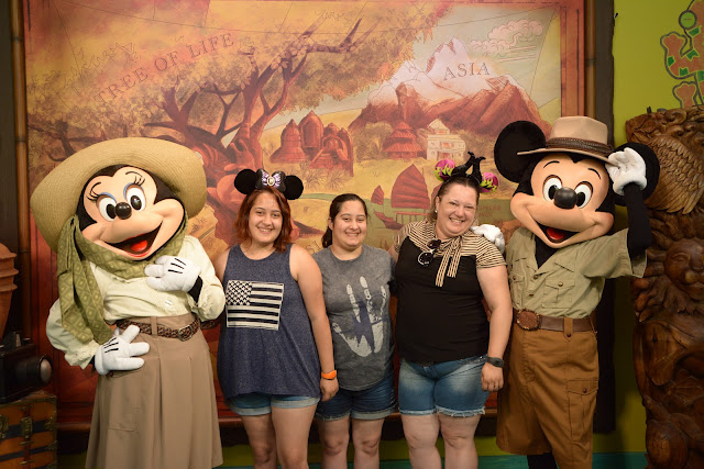 Mickey e Minnie, no Animal Kingdom