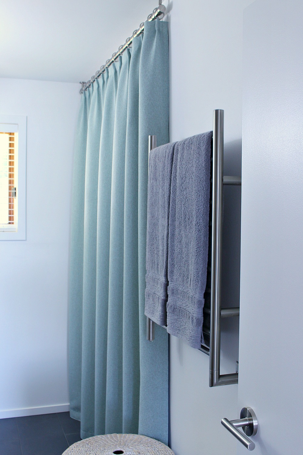 Bathroom Update: Ceiling Mounted Shower Curtain Rod + Turquoise ... - Ceiling Mounted Shower Curtain Rod in Modern Bathroom Reno |  www.danslelakehouse.com