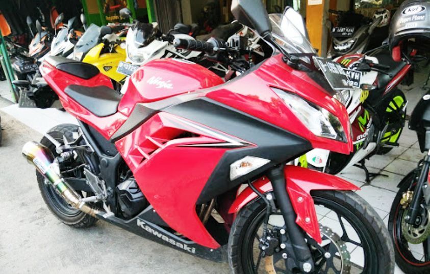 Showroom Jual Beli Motor  Bekas  Bekasi