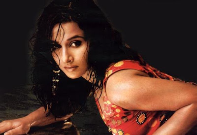 Vidya Balan Photos, Images, hot Pics,Wallpapers