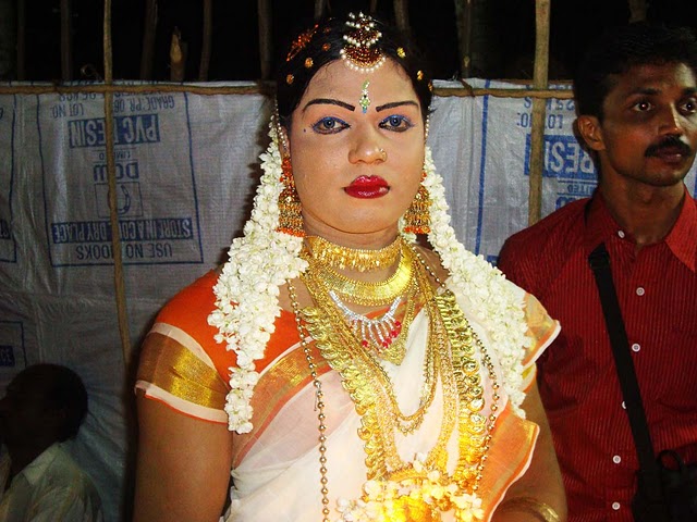 Beautiful Indian Women Crossdressers at Chamayavilakku in saree with all