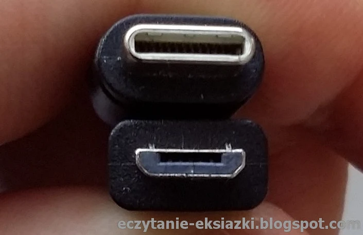 Zwykła końcówka microUSB (niżej) i usb typu C (u góry)