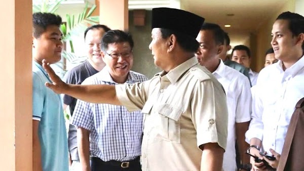 Kaget, Prabowo Subianto Dicegat Warga Keturunan Tionghoa