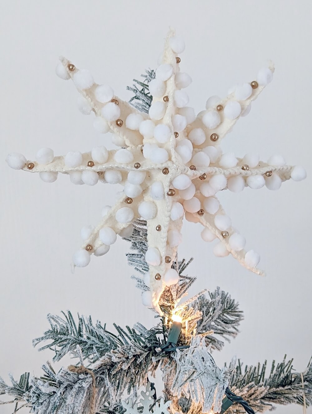 Scandinavian-Themed Christmas Tree