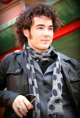 kevin jonas 2009