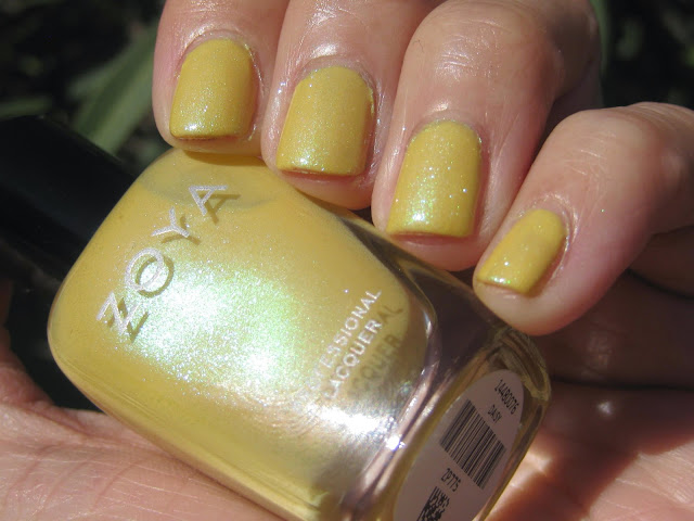 Zoya Daisy