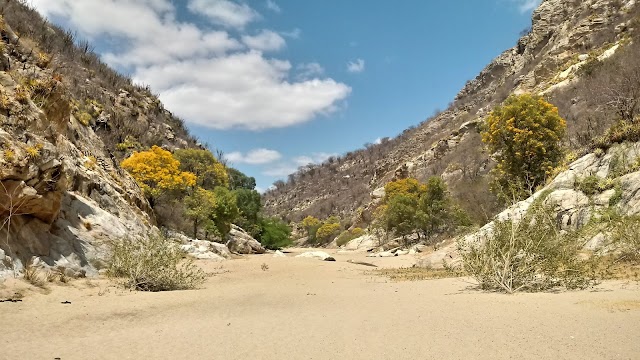 PASSEANDO PELO CÂNION DOS APERTADOS É UMA AVENTURA PRAZEROSA (VÍDEO)