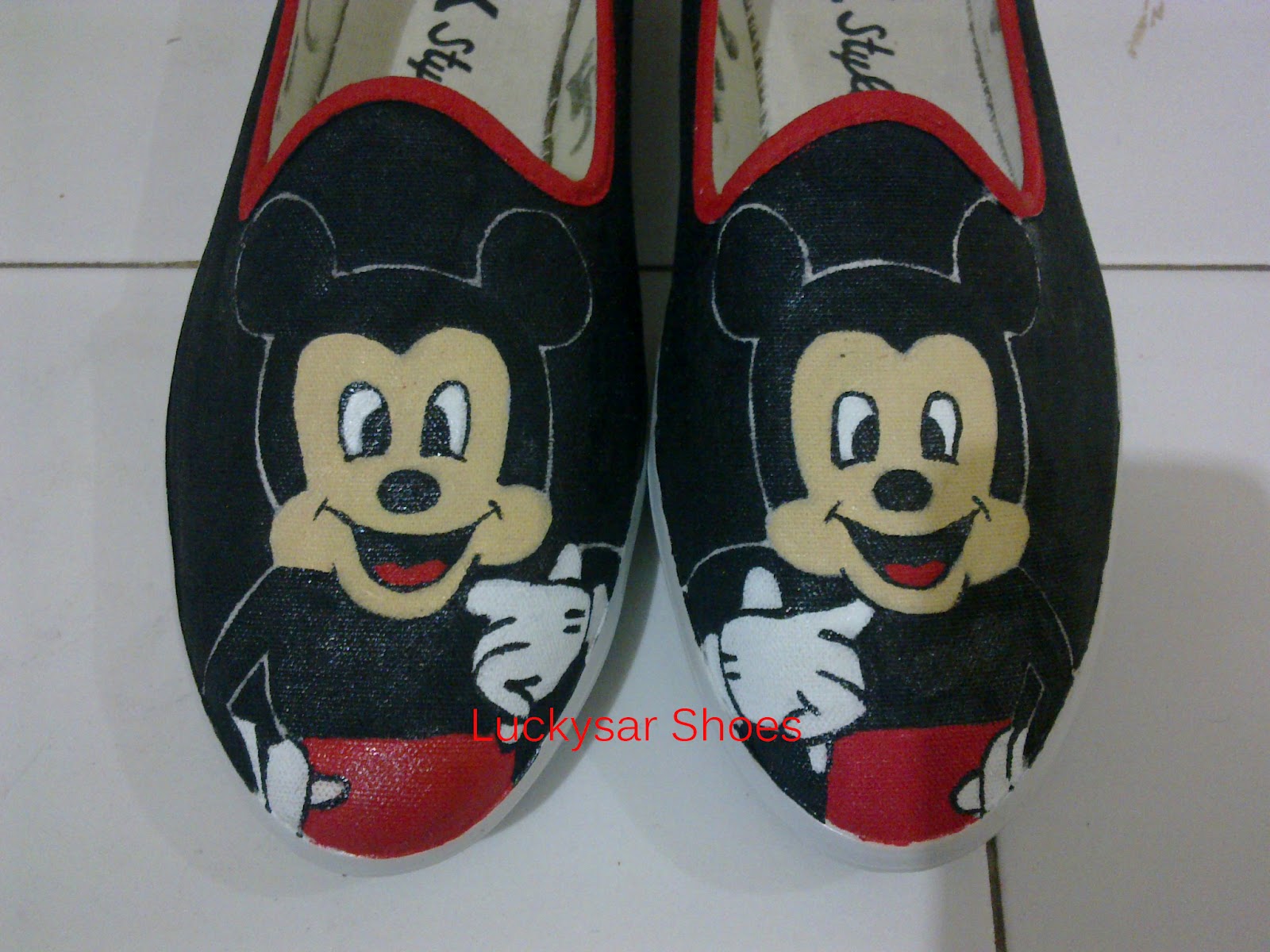 Top Konsep 47 Rak  Sepatu  Mickey  Mouse 