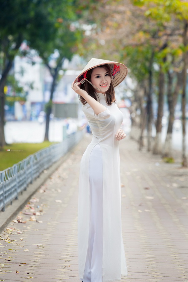 Diệu Nhi áo dài trắng nữ sinh