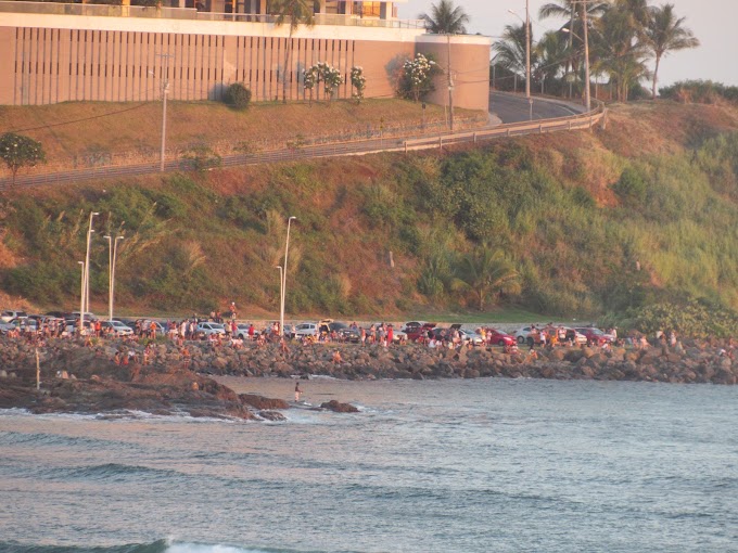  Estacionamento da Vila Caramuru vira point no Rio Vermelho para apreciar o pôr do sol