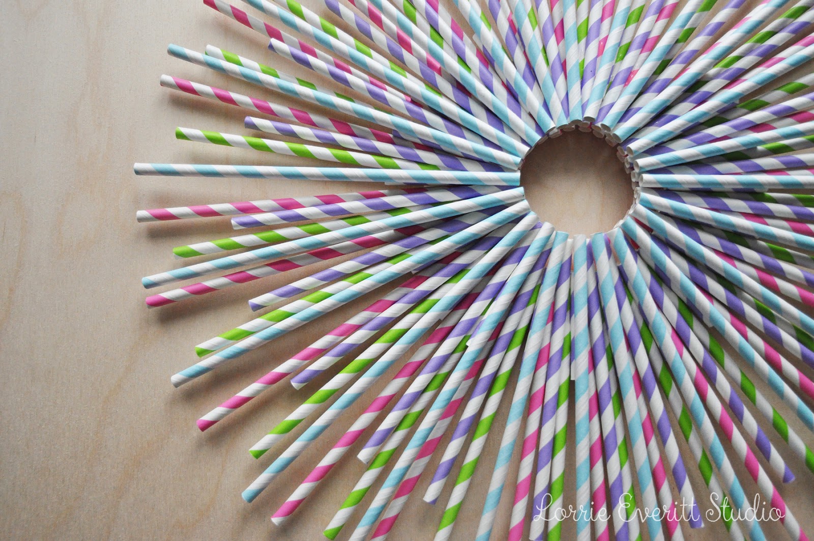 paper straw wreath tutorial | Lorrie Everitt Studio