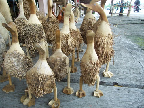  Kerajinan  Akar  bambu  bebek Istana Rotan Jogja 