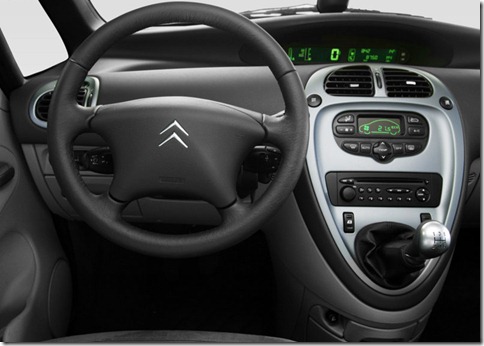 Citroen-Xsara_Picasso_2004_800x600_wallpaper_1e