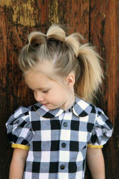  Gadis kecil hanyalah seorang perempuan yang sangat muda Under Cute Style -  Model Rambut Panjang Anak Perempuan