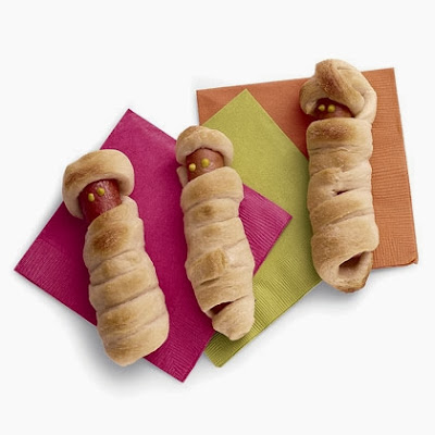 Don't just eat regular hot dog on Halloween! Let's make some special Hot Dog Mummies to serve your family and friends.