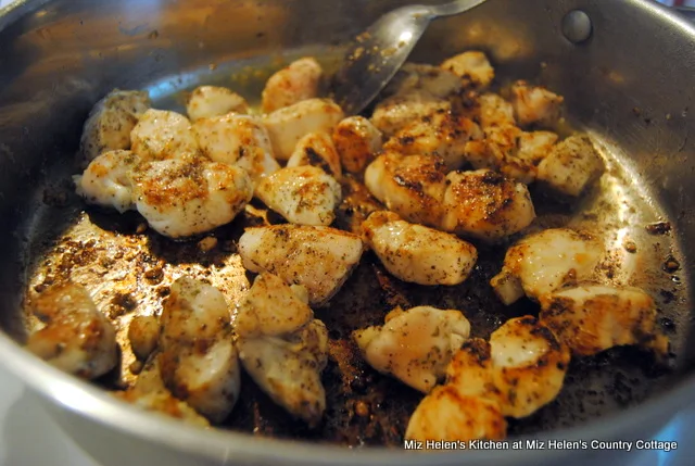 Creamy Pesto Chicken Skillet With Pasta at Miz Helen's Country Cottage