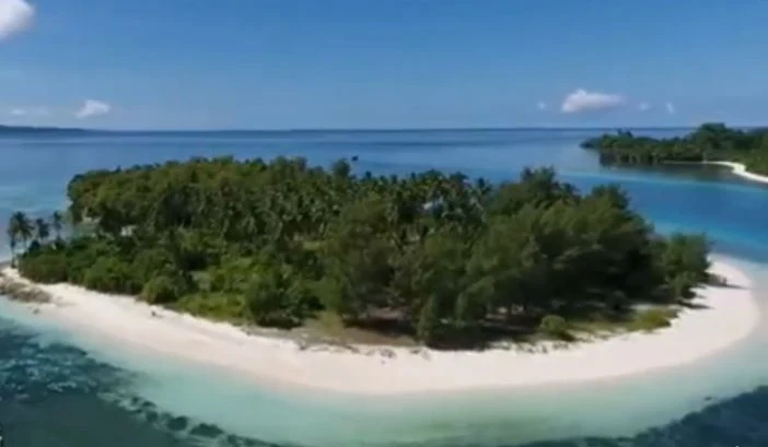 Pulo Bandang Banggai Laut