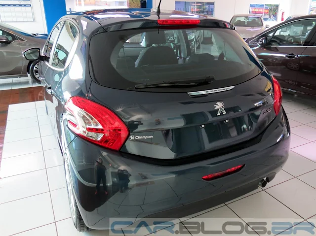 Novo Peugeot 208 Allure