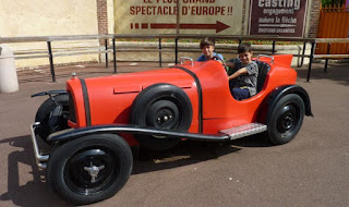 París, A Través del Tiempo, Parque Astérix.